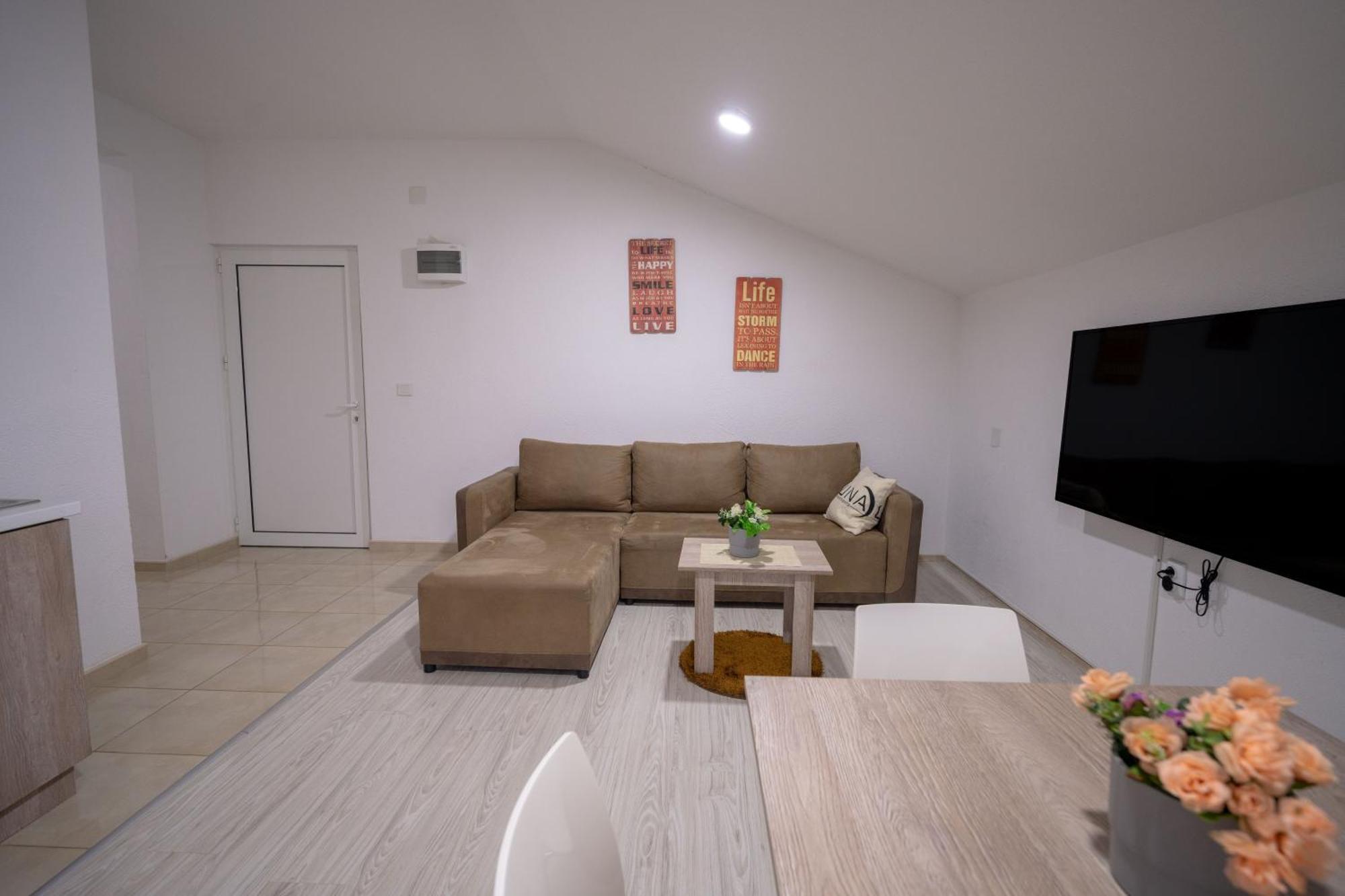 Luna Apartments Gevgelija Luaran gambar